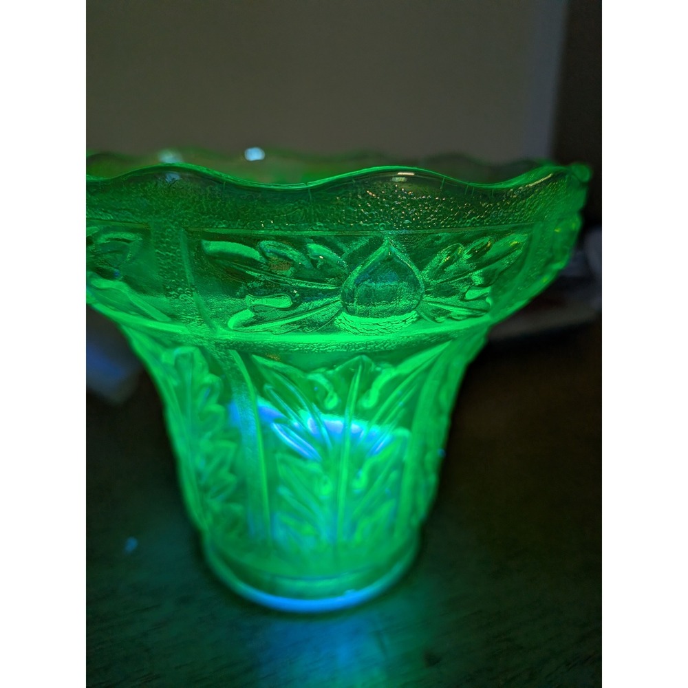 Autumn Oaks, Imperial Lenox 1980s Meadow Green Vase UV Glow LG Mark